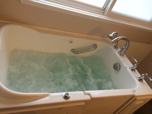 Kelowna-plumbers-A1-Choice-walk-in-tub-2
