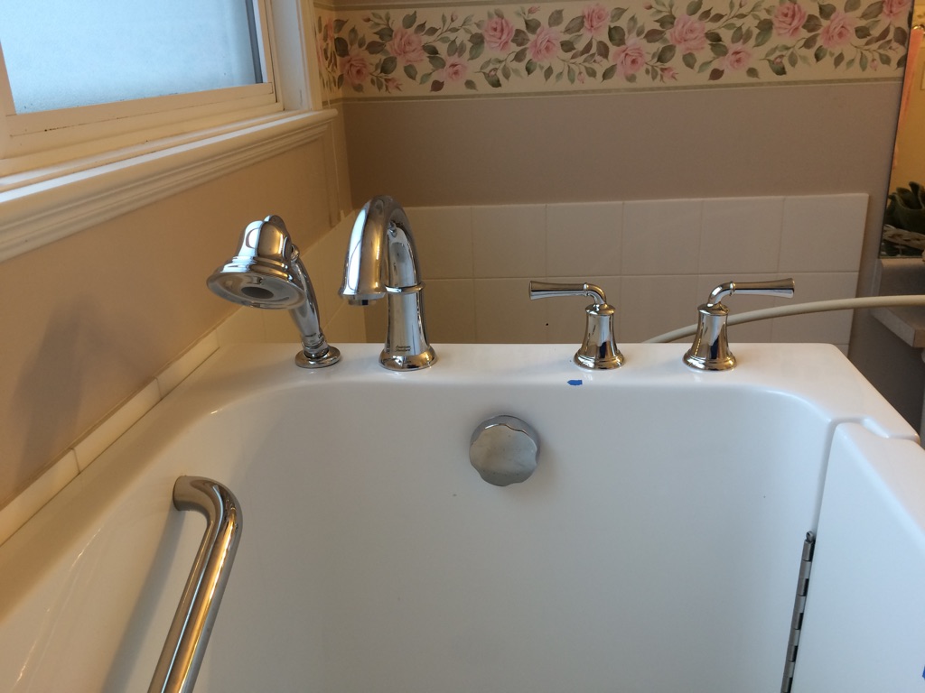 KelownaplumbersA1Choicewalkintub3 A1 Choice Plumbing