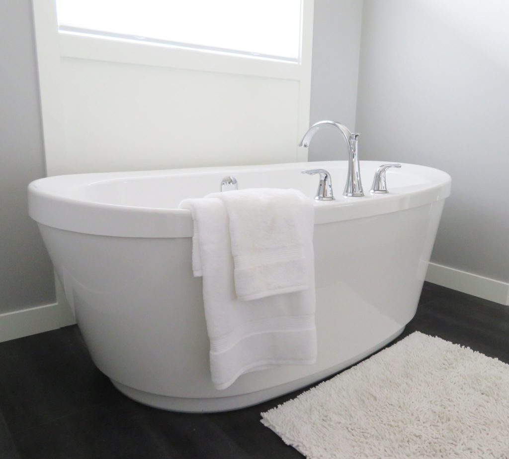 https://a1choiceplumbing.com/wp-content/uploads/2019/05/bathroom-bathtub-ceramic-534179-1024x922.jpg